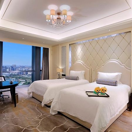 Dongguan Kande International Hotel-During The Canton Fair, Guests Can Enjoy Free Shuttle Buses To The Canton Fair Exhibition Hall Exterior photo