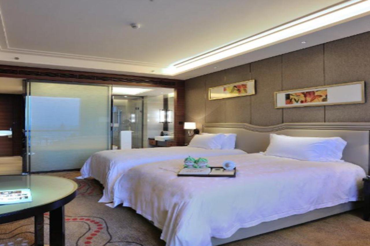 Dongguan Kande International Hotel-During The Canton Fair, Guests Can Enjoy Free Shuttle Buses To The Canton Fair Exhibition Hall Exterior photo