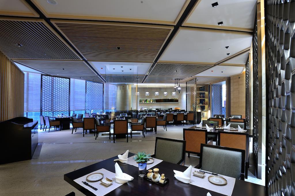 Dongguan Kande International Hotel-During The Canton Fair, Guests Can Enjoy Free Shuttle Buses To The Canton Fair Exhibition Hall Exterior photo