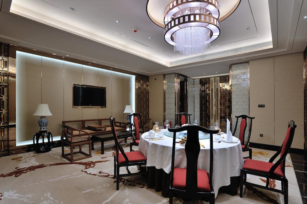 Dongguan Kande International Hotel-During The Canton Fair, Guests Can Enjoy Free Shuttle Buses To The Canton Fair Exhibition Hall Exterior photo