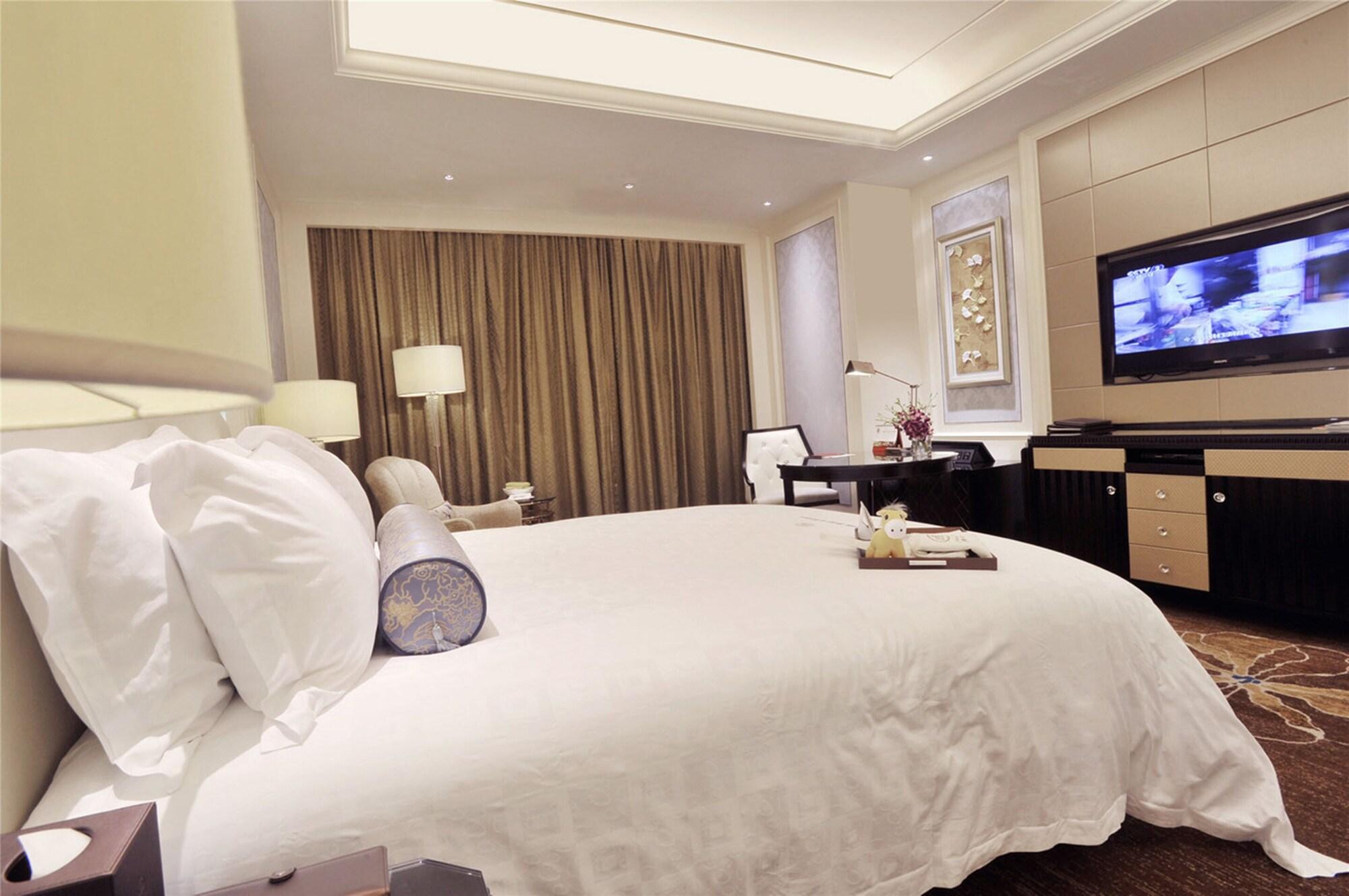 Dongguan Kande International Hotel-During The Canton Fair, Guests Can Enjoy Free Shuttle Buses To The Canton Fair Exhibition Hall Exterior photo