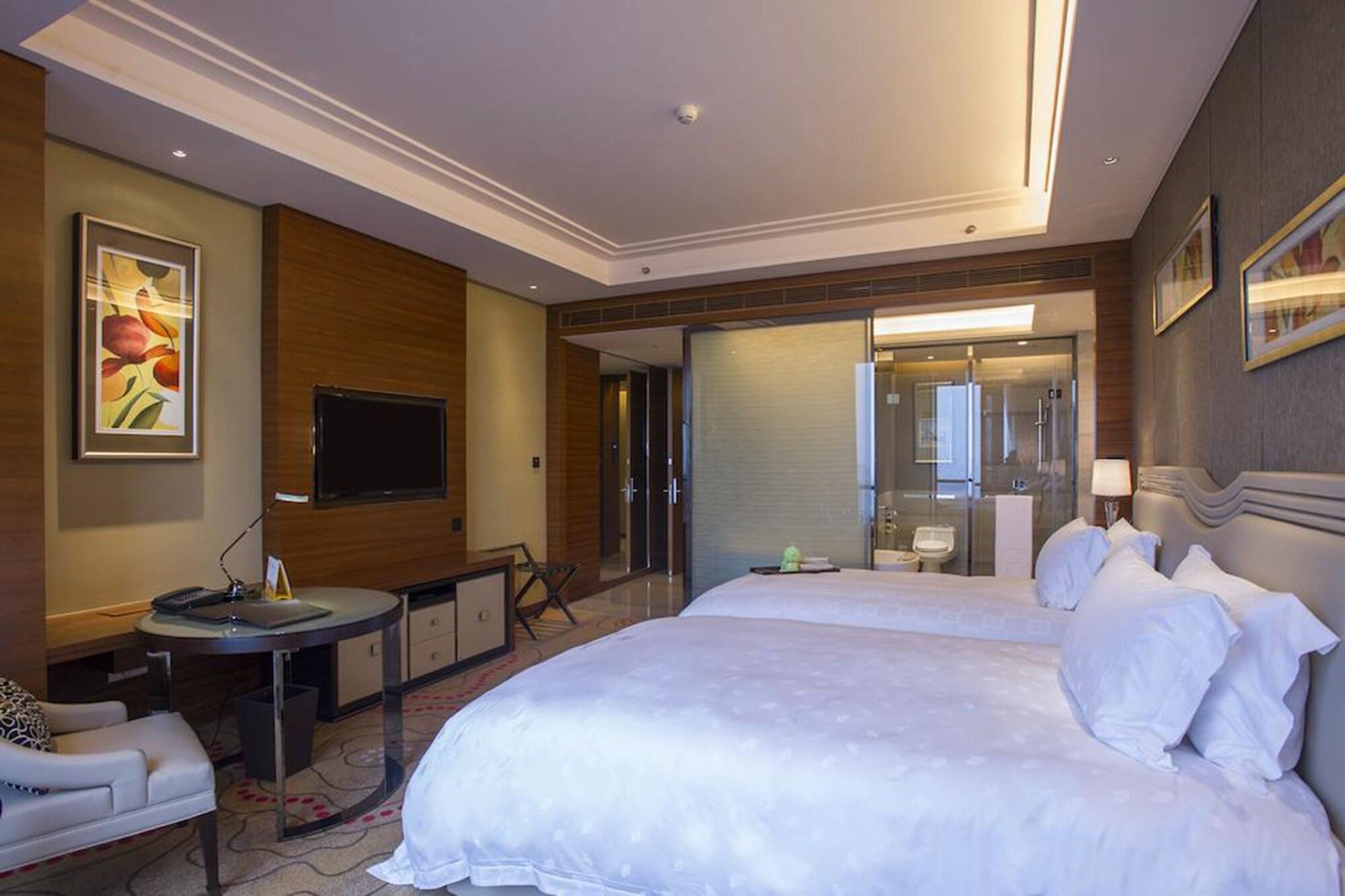 Dongguan Kande International Hotel-During The Canton Fair, Guests Can Enjoy Free Shuttle Buses To The Canton Fair Exhibition Hall Exterior photo