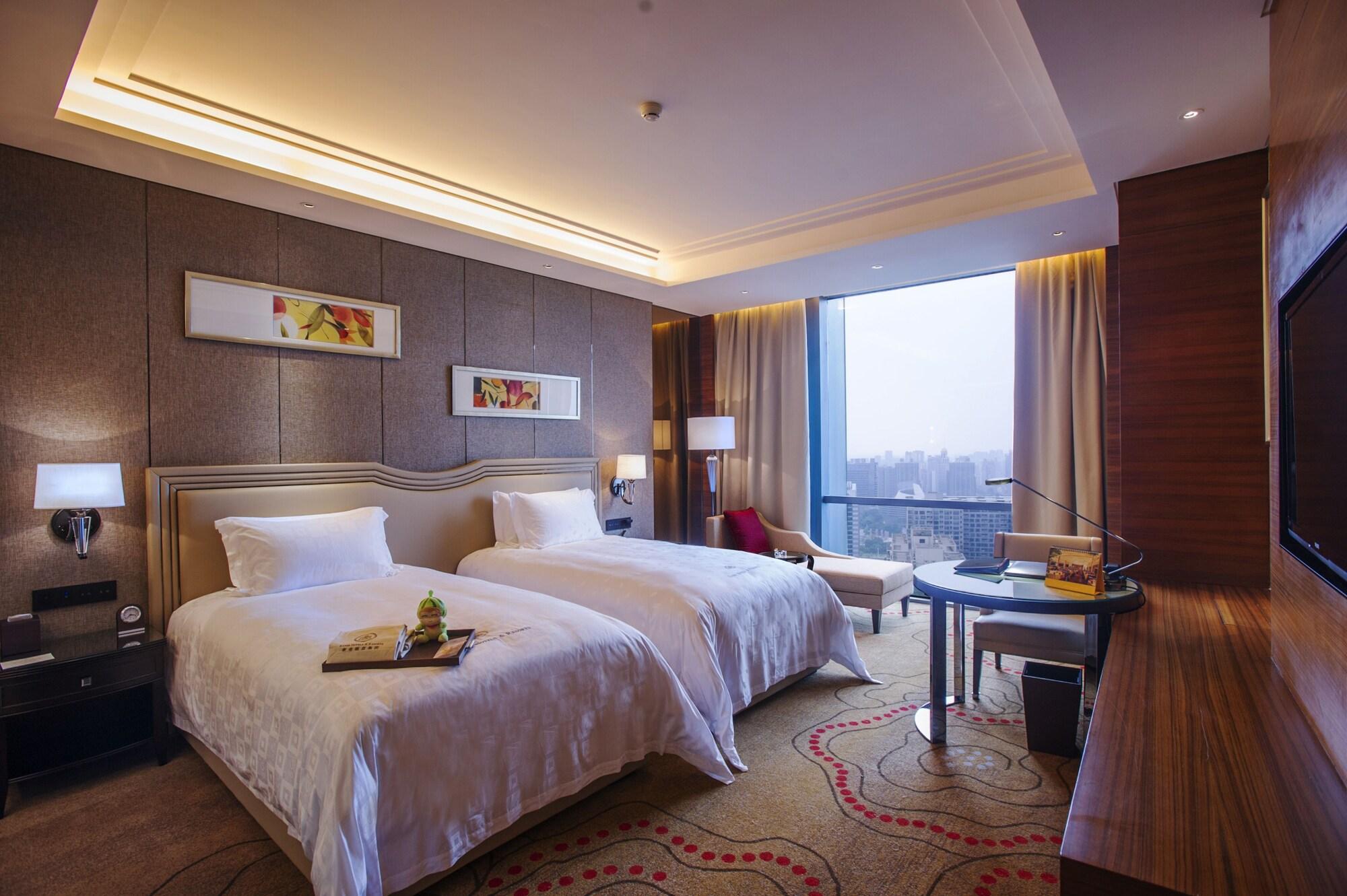 Dongguan Kande International Hotel-During The Canton Fair, Guests Can Enjoy Free Shuttle Buses To The Canton Fair Exhibition Hall Exterior photo