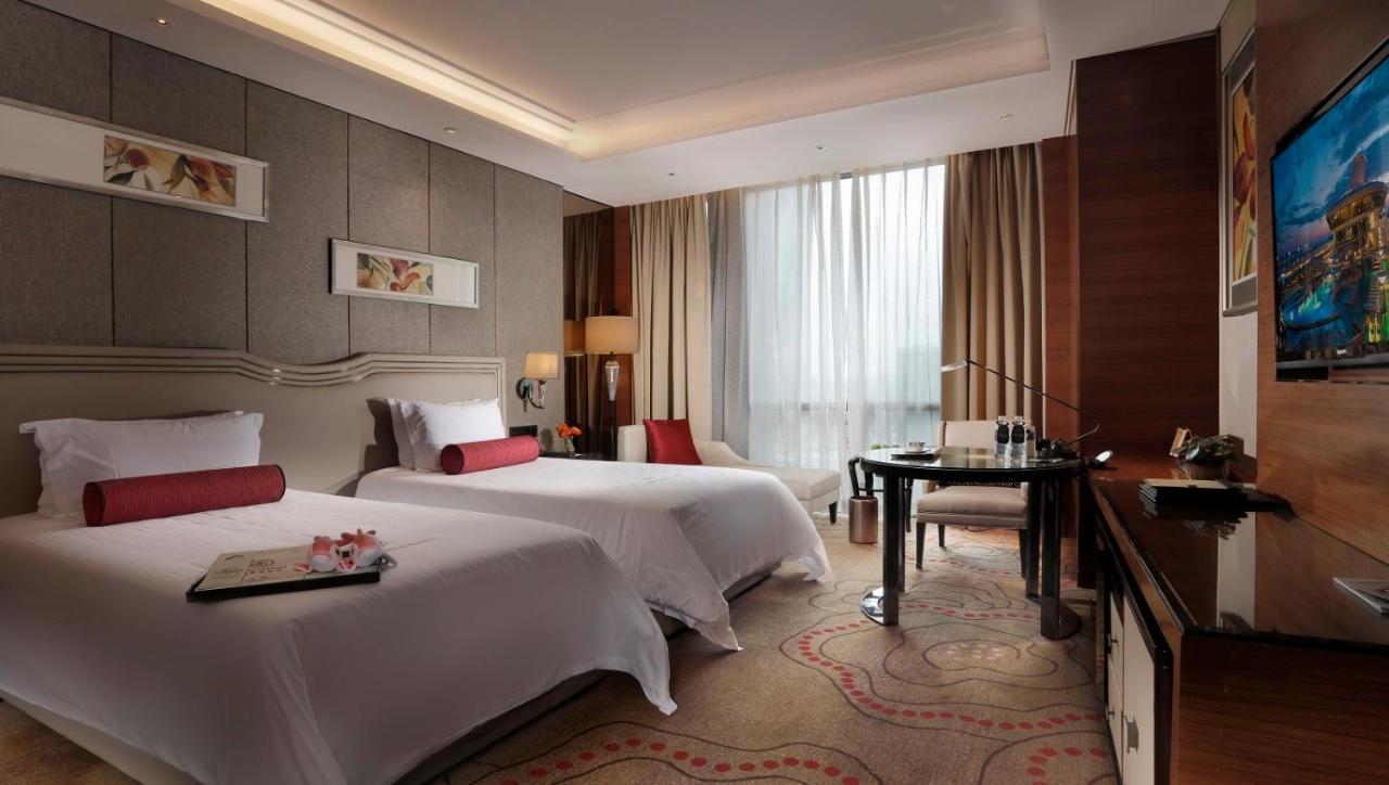 Dongguan Kande International Hotel-During The Canton Fair, Guests Can Enjoy Free Shuttle Buses To The Canton Fair Exhibition Hall Exterior photo