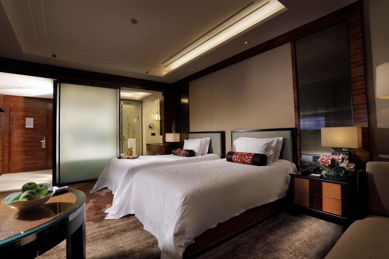 Dongguan Kande International Hotel-During The Canton Fair, Guests Can Enjoy Free Shuttle Buses To The Canton Fair Exhibition Hall Exterior photo