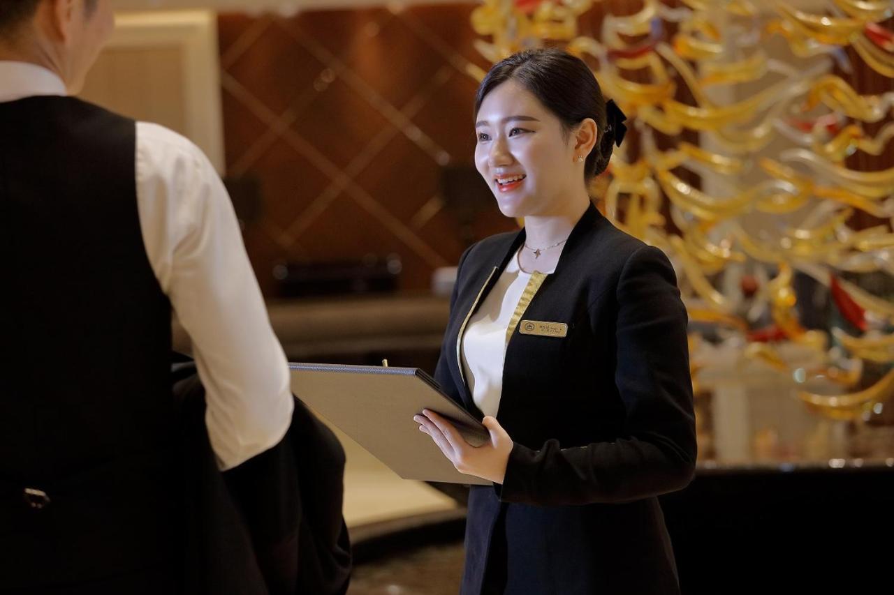 Dongguan Kande International Hotel-During The Canton Fair, Guests Can Enjoy Free Shuttle Buses To The Canton Fair Exhibition Hall Exterior photo